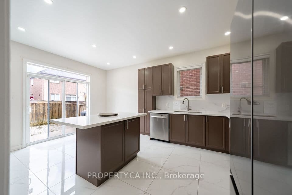 75 Iron Block Drive, Brampton, ON L7A 0K2 – photo 2
