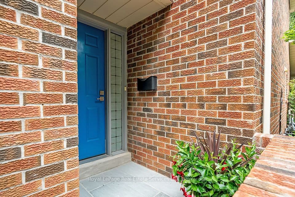 1194 Potters Wheel Crescent, Oakville, ON L6M 1J2 – photo 3