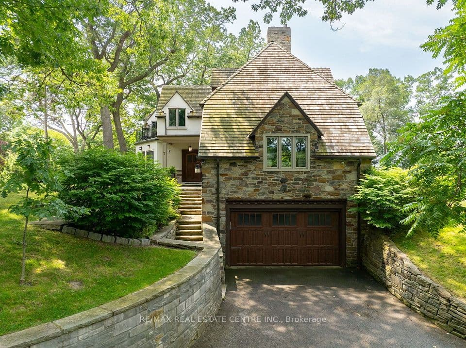 7 Riverside Trail, Toronto, ON M6S 1G6 – photo 2