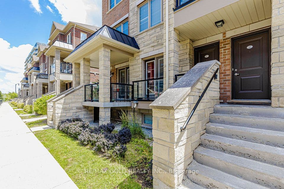 200 Veterans Drive # 40, Brampton, ON L7A 4S6 – main photo