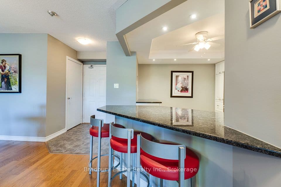 5080 Pinedale Avenue N 203, Burlington, ON L7L 5V7 – photo 3