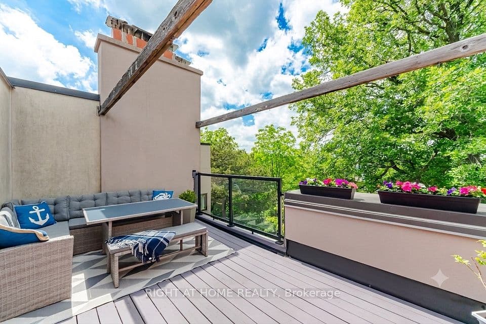 24 REID Drive 8, Mississauga, ON L5M 2A6 – main photo
