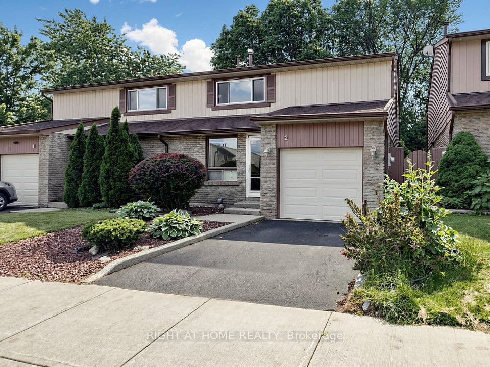 1580 Lancaster Drive 2, Oakville, ON L6H 2Z5 – photo 3