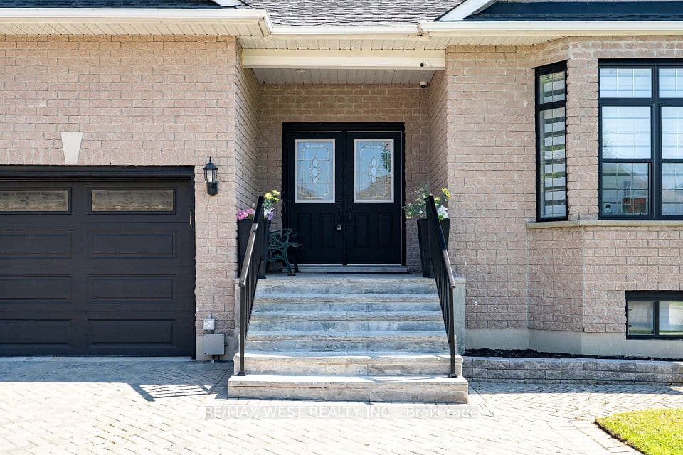 3163 Rolling Stone Court, Mississauga, ON L5B 4G5 – photo 3