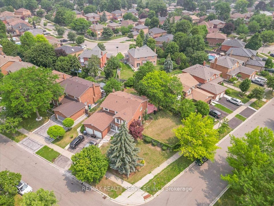 79 Burgby Avenue, Brampton, ON L6X 2G7 – photo 2