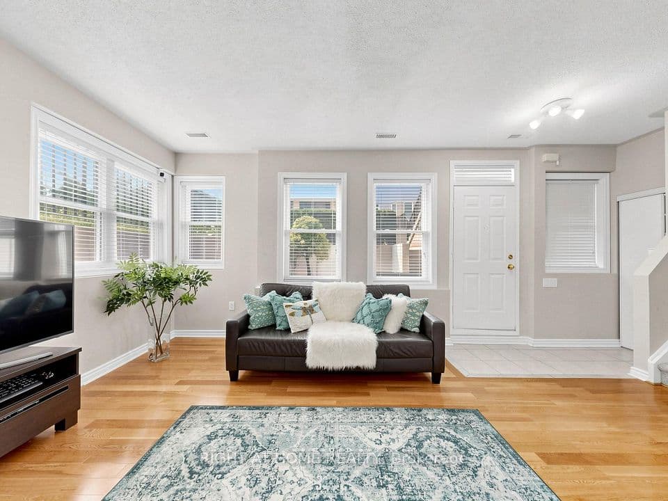 760 Lawrence Avenue W 76, Toronto, ON M6A 3E7 – photo 2
