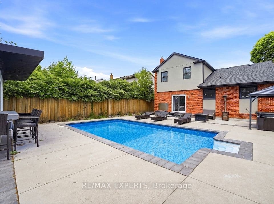 3656 Sawmill Valley Drive, Mississauga, ON L5L 2P6 – photo 2