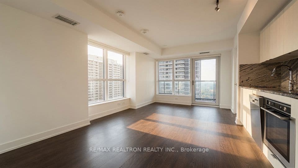 5 Mabelle Avenue 2533, Toronto, ON M9A 0C8 – main photo
