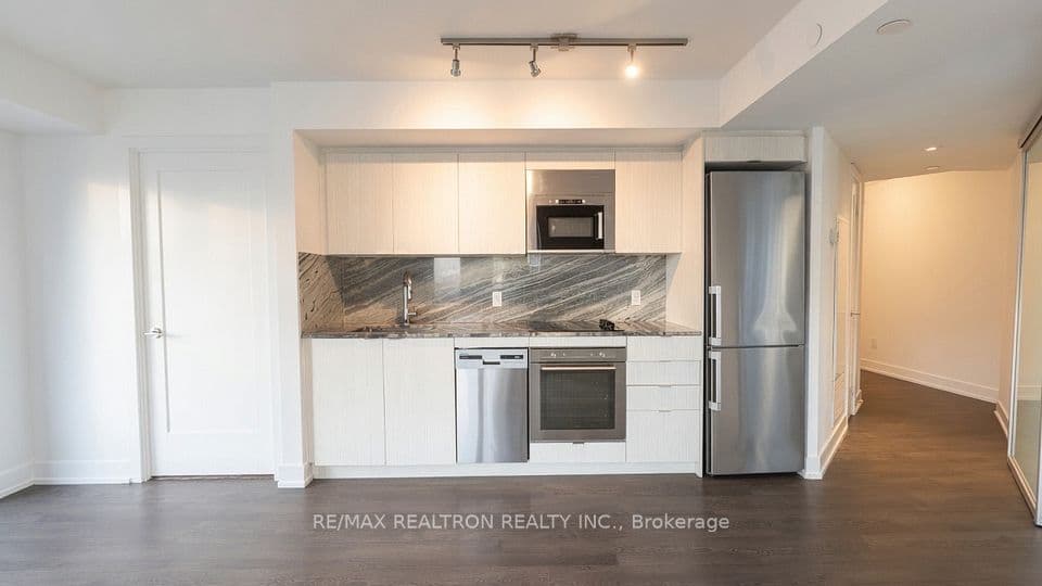 5 Mabelle Avenue 2533, Toronto, ON M9A 0C8 – photo 3