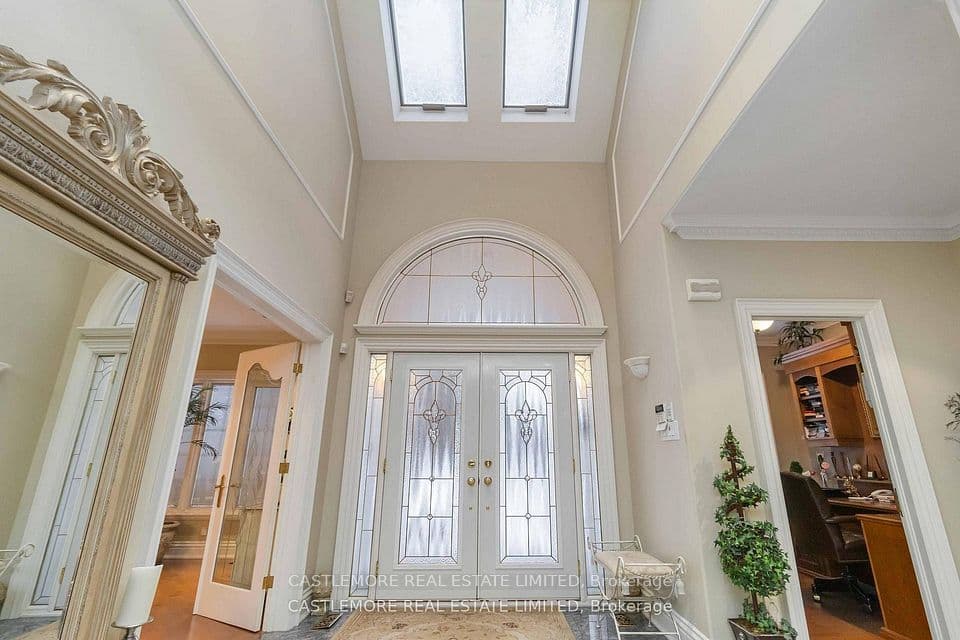 2444 hensall Road, Mississauga, ON L5A 2T2 – photo 3