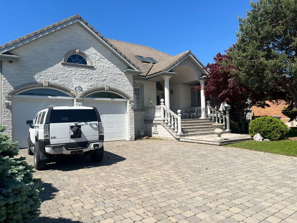 2444 hensall Road, Mississauga, ON L5A 2T2 – main photo