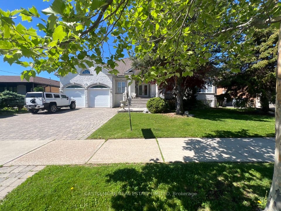 2444 hensall Road, Mississauga, ON L5A 2T2 – photo 2