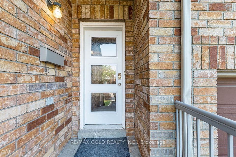 77 Schooner Drive, Brampton, ON L7A 3J1 – photo 3