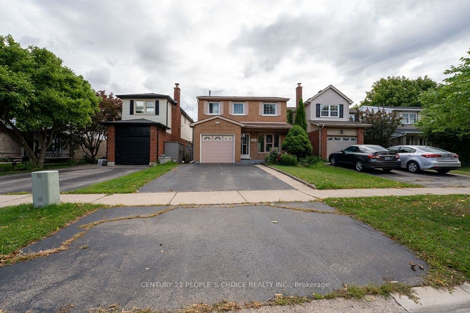 2247 Silverbirch Court, Burlington, ON L7M 3H4 – main photo