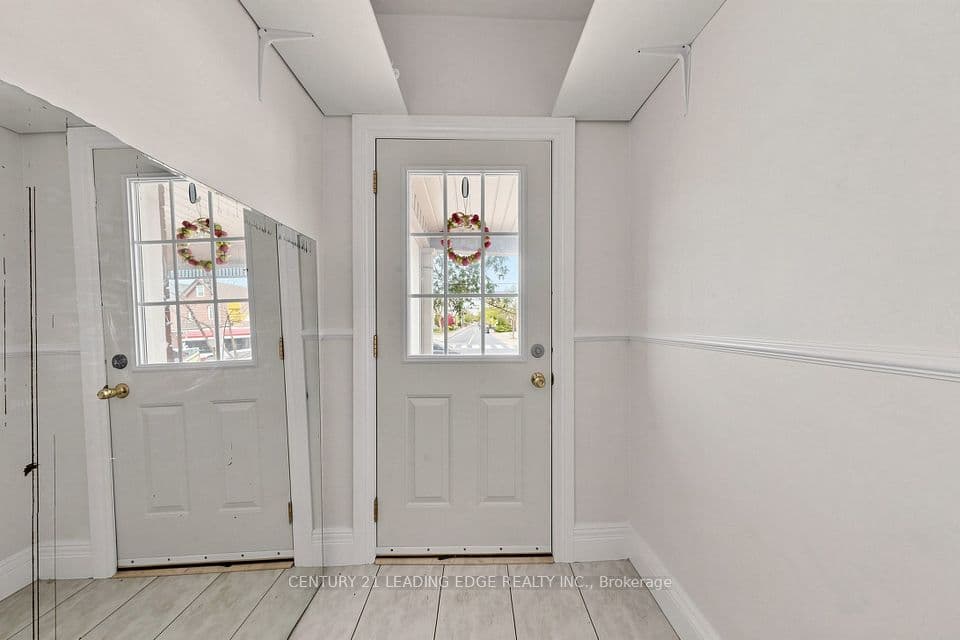 1132 DUFFERIN Street, Toronto, ON M6H 4B6 – photo 2