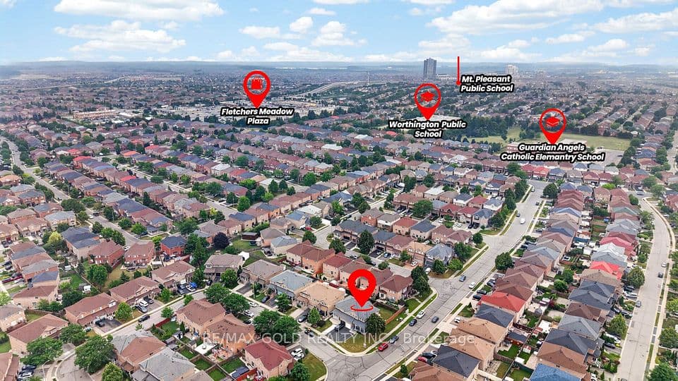 52 Junction Crescent, Brampton, ON L7A 2G9 – photo 3