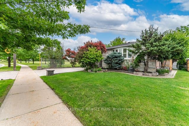 87 Hullmar Drive, Toronto, ON M3N 2E2 – main photo