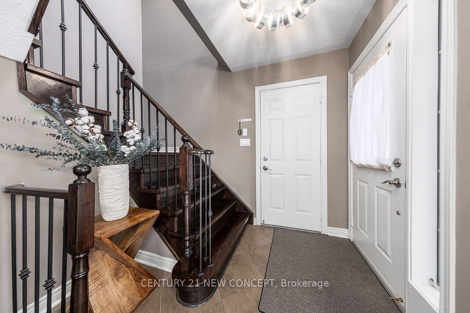 1905 Broad Hollow Gate 25, Mississauga, ON L5L 5X2 – photo 2