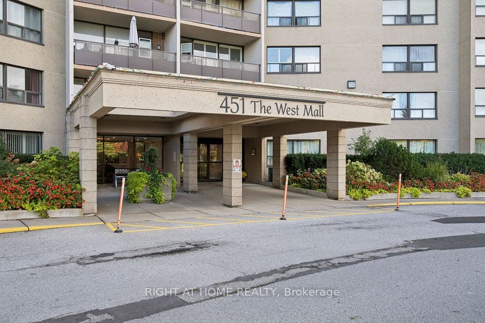 451 The West Mall 807, Toronto, ON M9C 1G1 – photo 3
