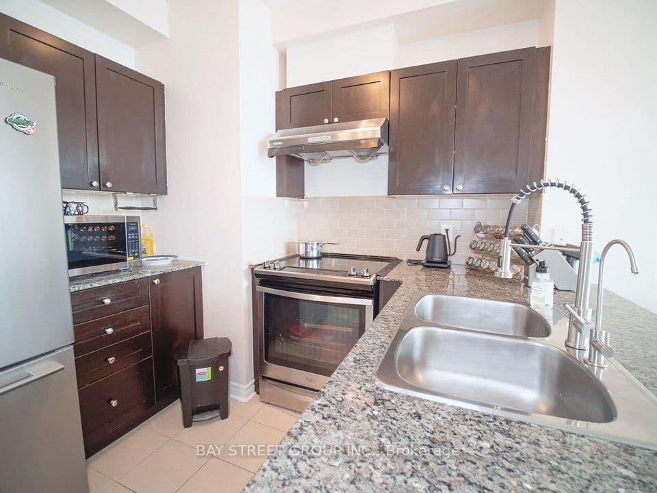 3525 Kariya Drive 307, Mississauga, ON L5B 0C2 – photo 3