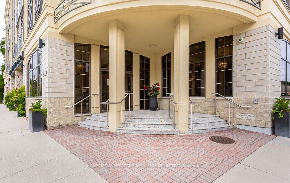 205 Lakeshore Road W 302, Oakville, ON L6K 0H8 – photo 3