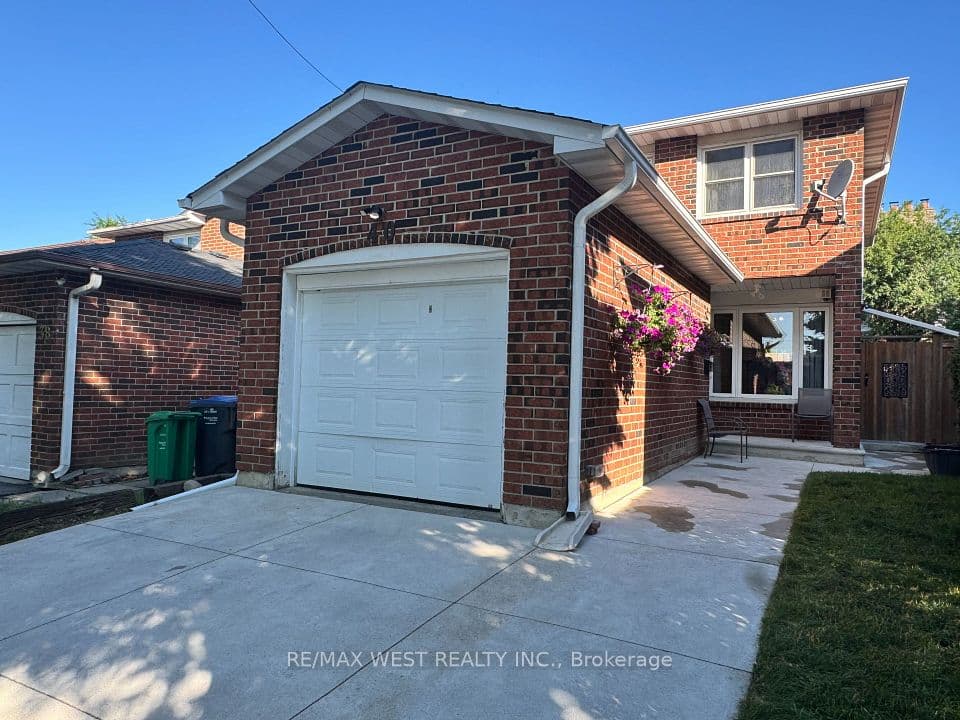 40 Maplehurst Square, Brampton, ON L6Z 1J6 – main photo
