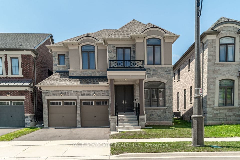1390 Queens Plate Road, Oakville, ON L6M 5L4 – main photo