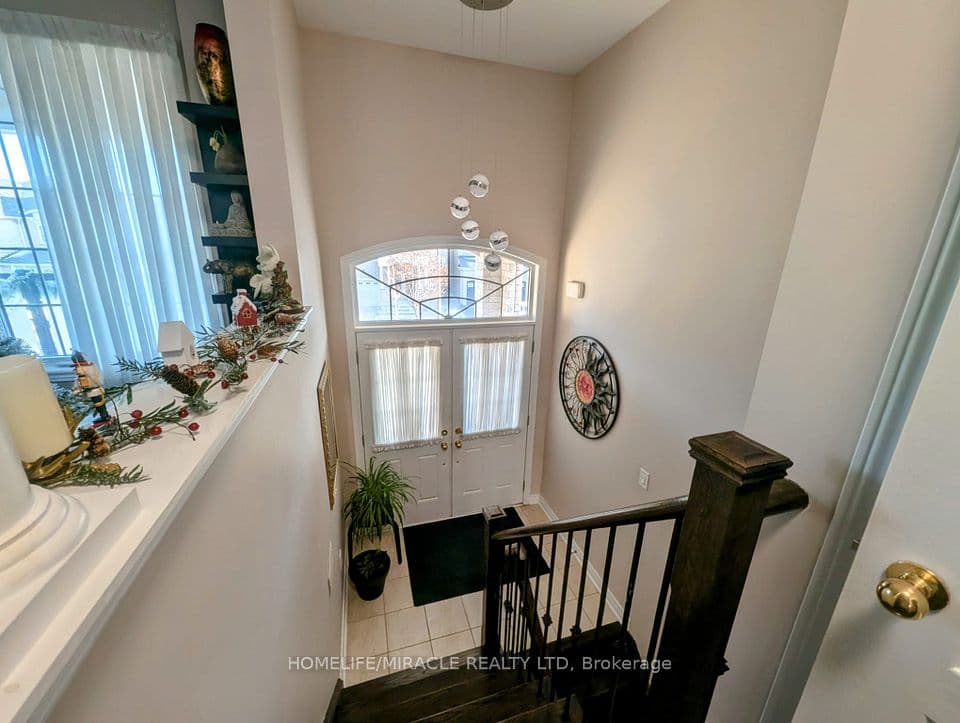 20 Addiscott Street, Brampton, ON L6R 0X8 – photo 2