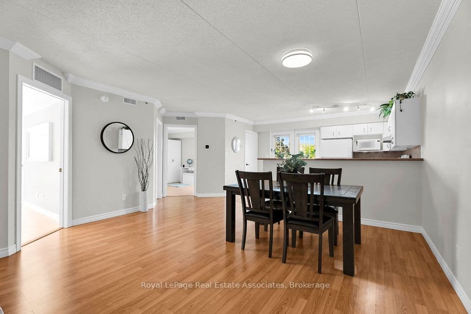 4003 Kilmer Drive 311, Burlington, ON L7M 4M1 – main photo