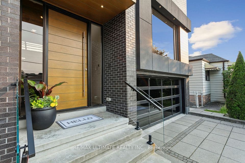 1139 Glengrove Avenue W, Toronto, ON M6B 2K5 – photo 3