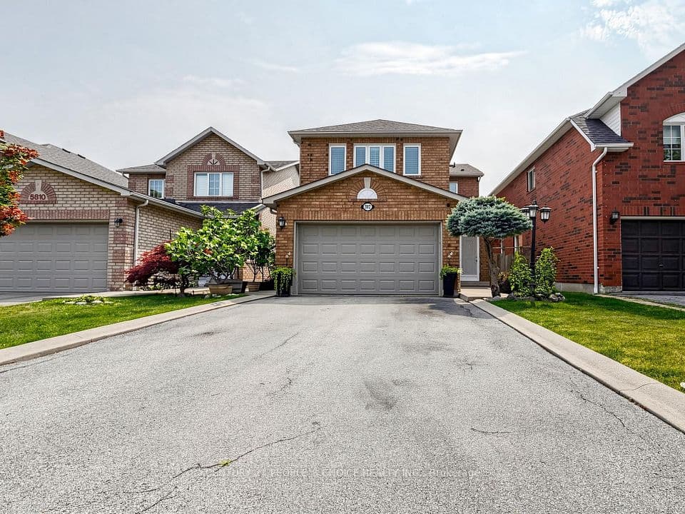 5812 Sidmouth Street, Mississauga, ON L5V 2K3 – main photo