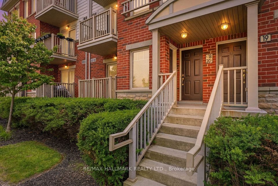 3250 Bentley Drive 17, Mississauga, ON L5M 0P7 – main photo