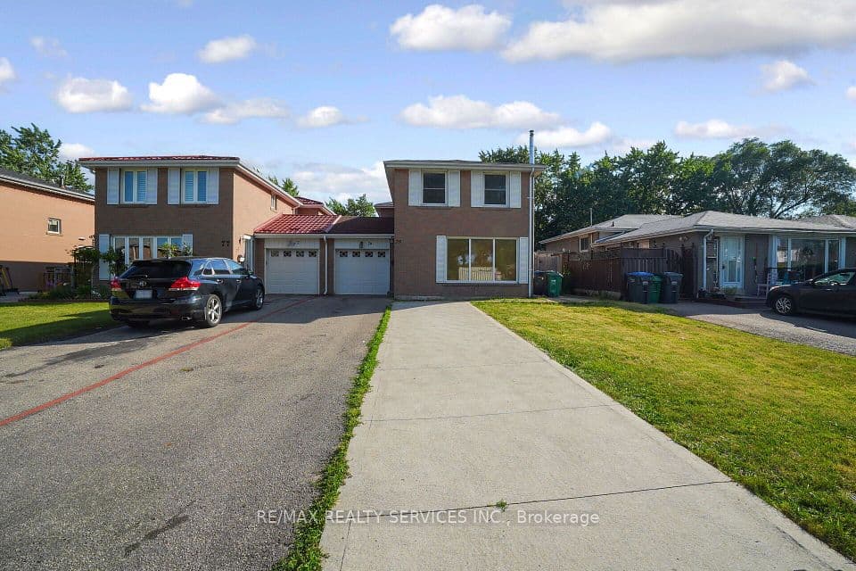 79 Cloverdale Drive, Brampton, ON L6T 2T5 – main photo
