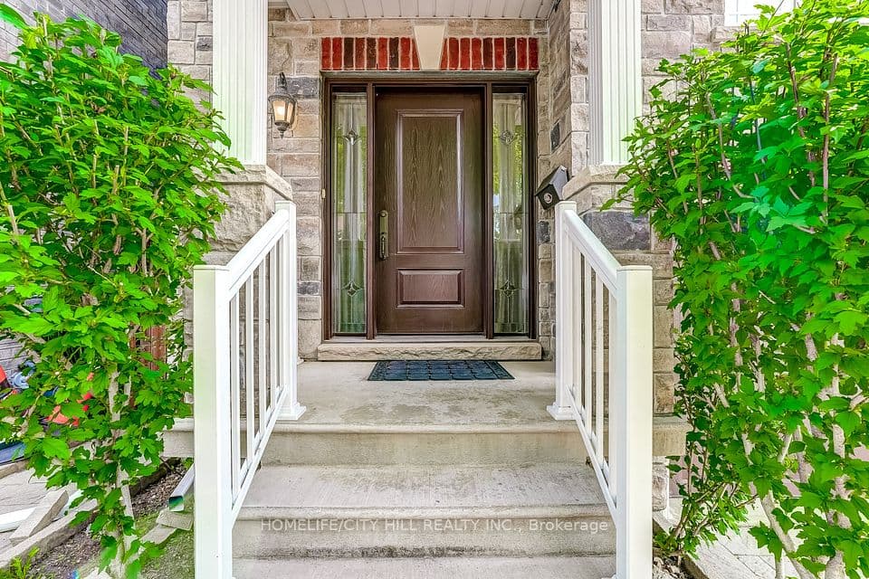 107 Brownville Avenue, Toronto, ON M6N 4L2 – photo 3