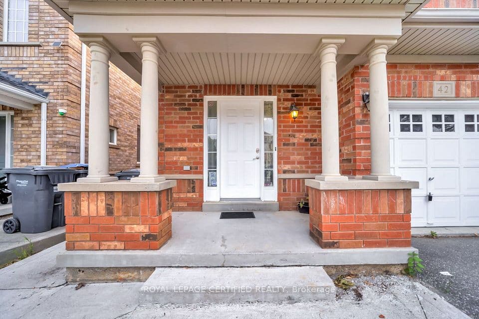 42 Trumpet Valley Boulevard, Brampton, ON L7A 3N8 – photo 2