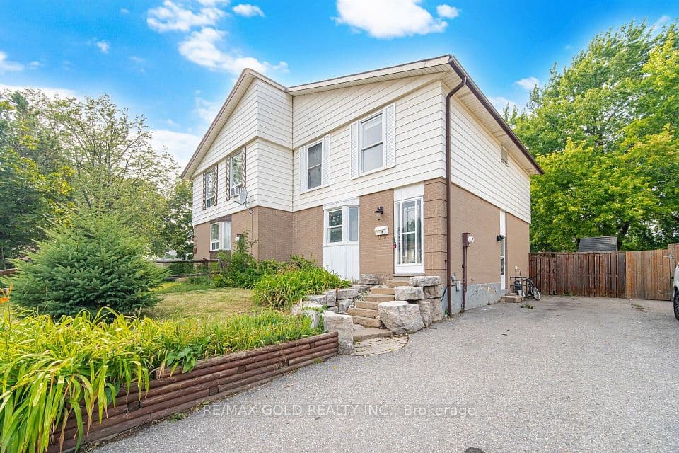 16 Crawford Drive, Brampton, ON L6V 2C7 – main photo