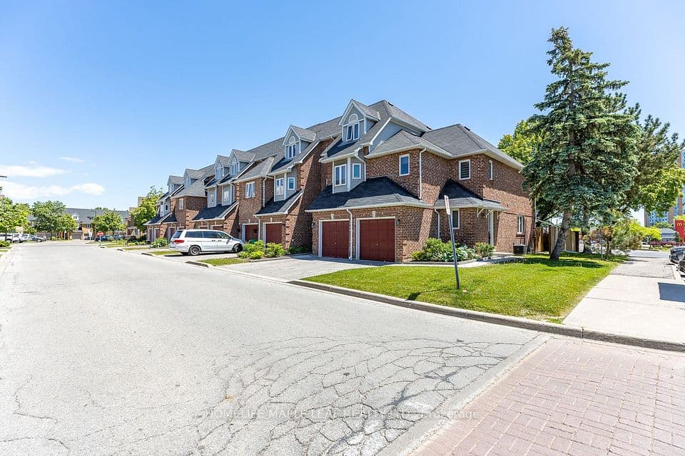 45 Bristol Road E 10, Mississauga, ON L4Z 3P5 – main photo
