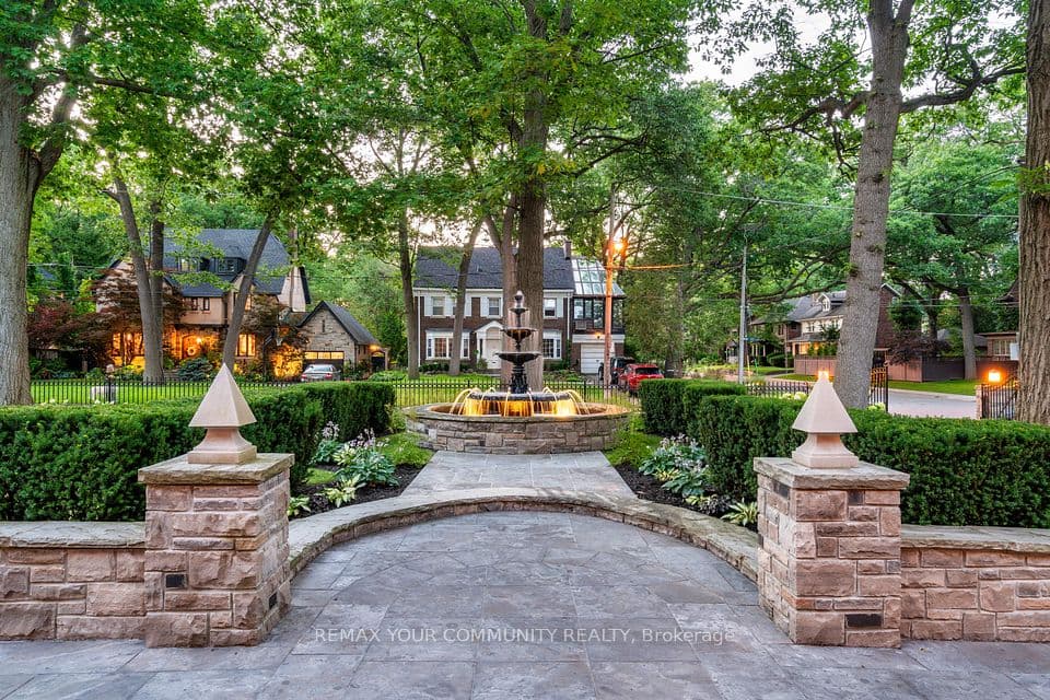 57 Baby Point Crescent S, Toronto, ON M6S 2B7 – photo 3