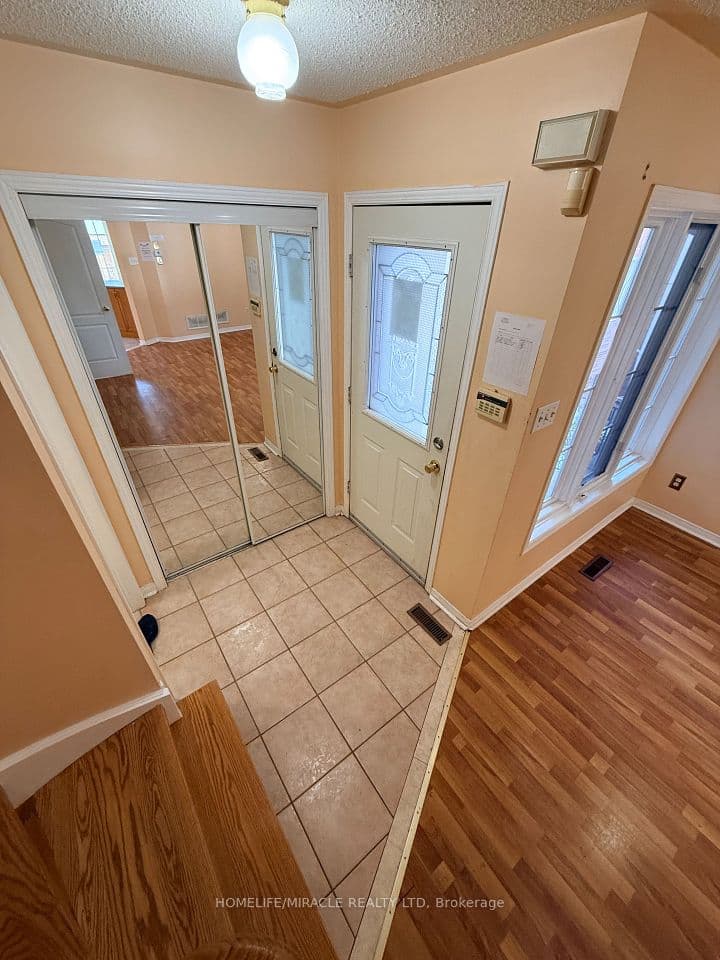 137 Pressed Brick Drive, Brampton, ON L6V 4K5 – photo 3