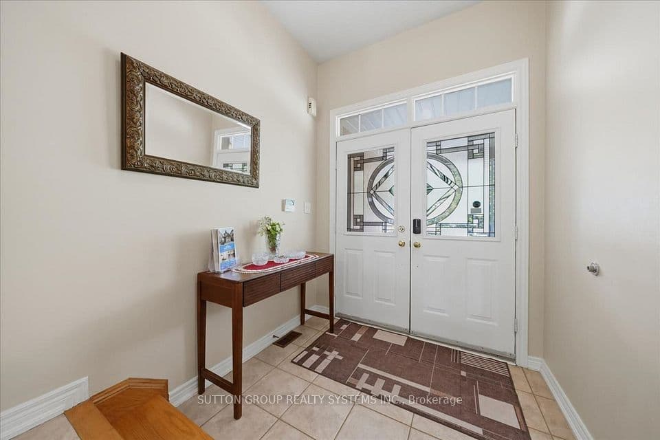 1382 Avon Drive, Mississauga, ON L5N 7Z3 – photo 3
