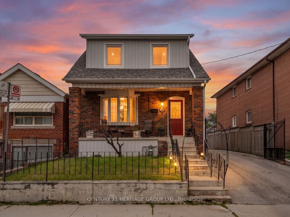 33 Sanderstead Avenue, Toronto, ON M6E 4X6 – photo 2