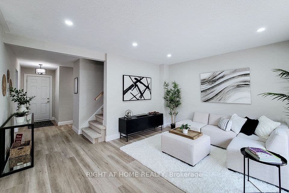 3574 Autumnleaf Crescent, Mississauga, ON L5L 1K5 – photo 3