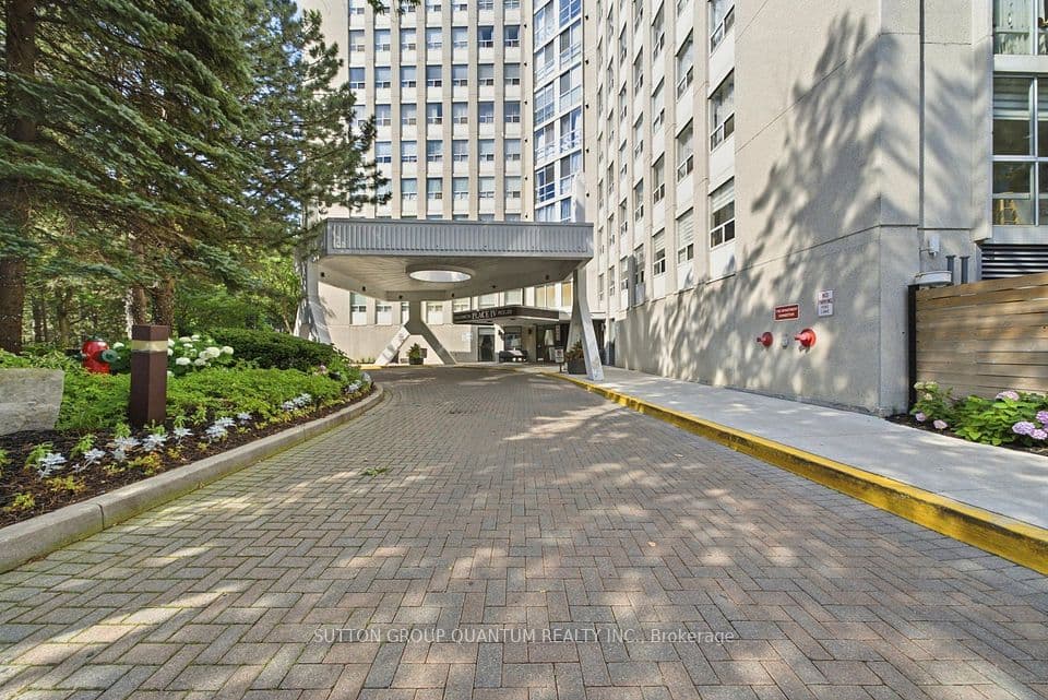 3650 Kaneff Crescent 304, Mississauga, ON L5A 4A1 – photo 3