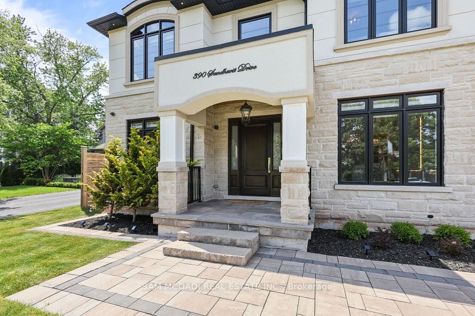 390 Sandhurst Drive, Oakville, ON L6L 4L3 – photo 2