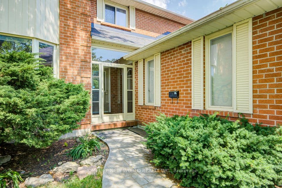 4468 Beacon Lane, Mississauga, ON L5C 4K9 – photo 2