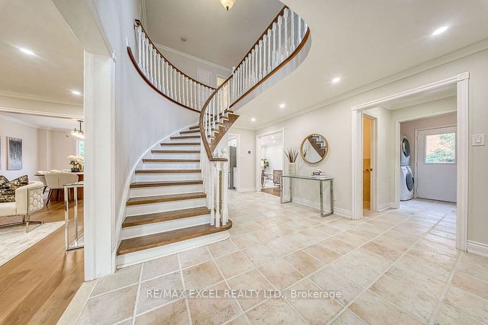 2105 Oakmead Boulevard, Oakville, ON L6H 5C2 – photo 3