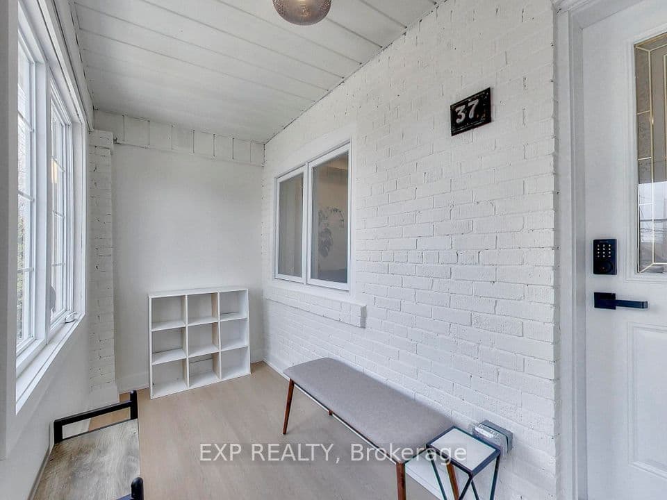 37 Gilbert Avenue, Toronto, ON M6E 4W2 – photo 3