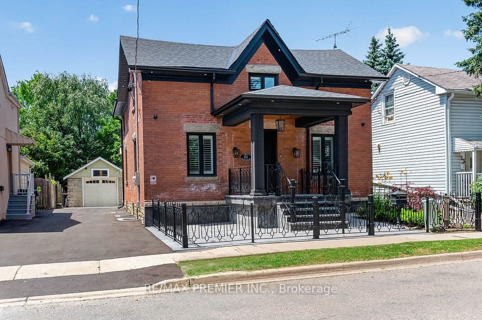 21 Elizabeth Street N, Brampton, ON L6X 1S1 – main photo