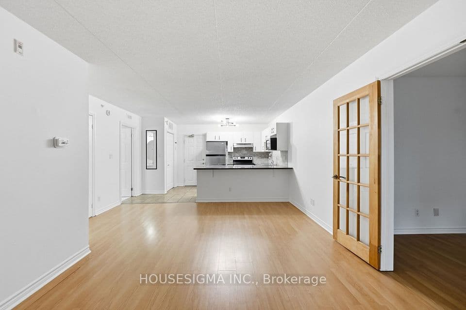 4025 Kilmer Drive 203, Burlington, ON L7M 4M5 – main photo
