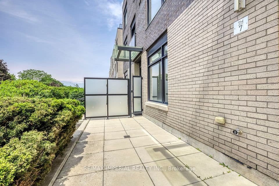 4020 Parkside Village Drive 7, Mississauga, ON L5B 0K2 – photo 3